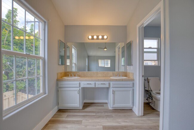 Building Photo - 58 Country Club Cir