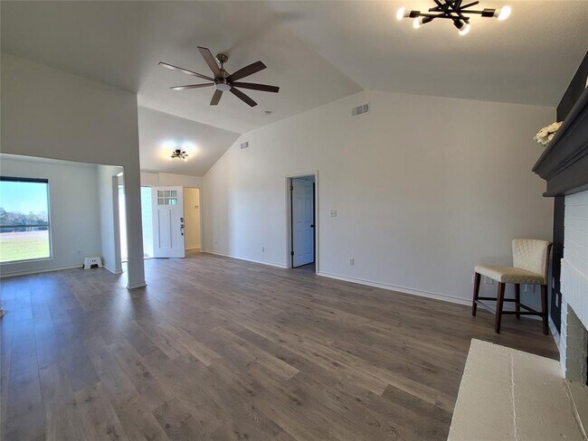 Building Photo - 208 Newcastle Dr