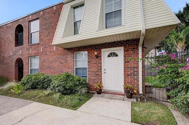 Building Photo - 4405 Barnett St. Unit D