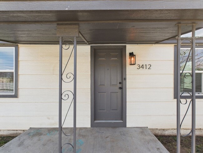 Building Photo - 3412 NE 16th Ave