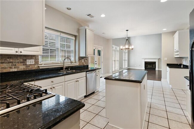 Building Photo - 2065 N Bethany Creek Dr
