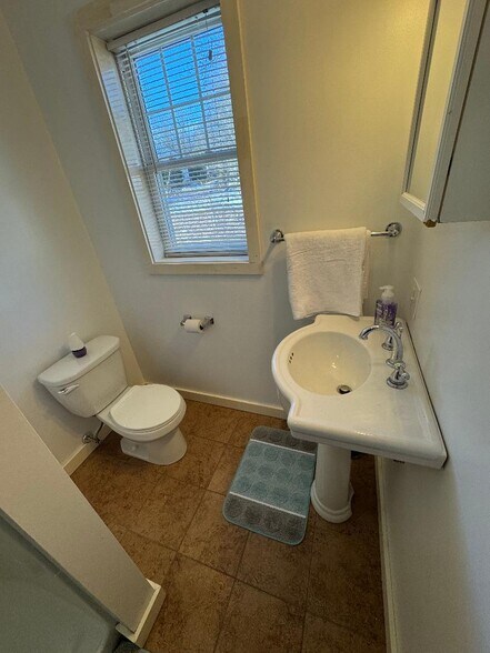 Building Photo - 15 High St