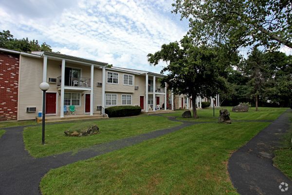 Building Photo - Woodbury Gardens