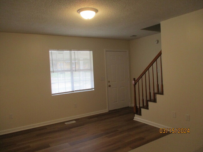 Building Photo - 787 Treasure Dr SW
