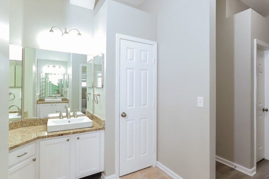 Building Photo - 6826 Elkmont Dr