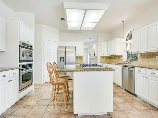 Building Photo - 3503 Misty Creek Dr