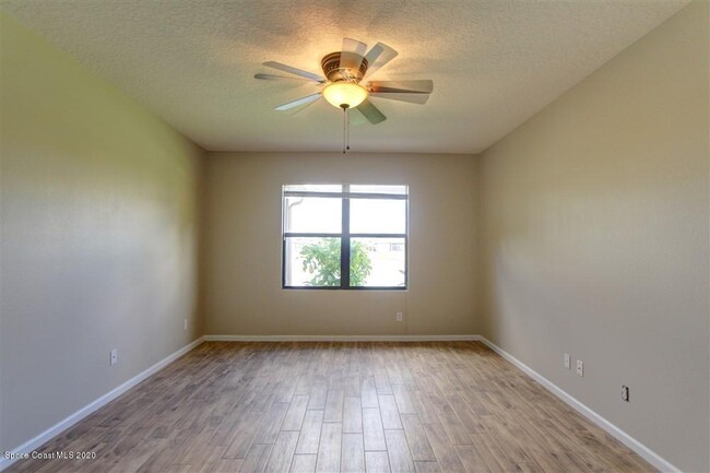 Building Photo - 1233 Bolle Cir