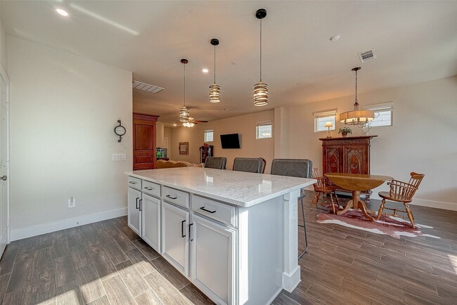 Building Photo - 1726 Summerlyn Ter Dr