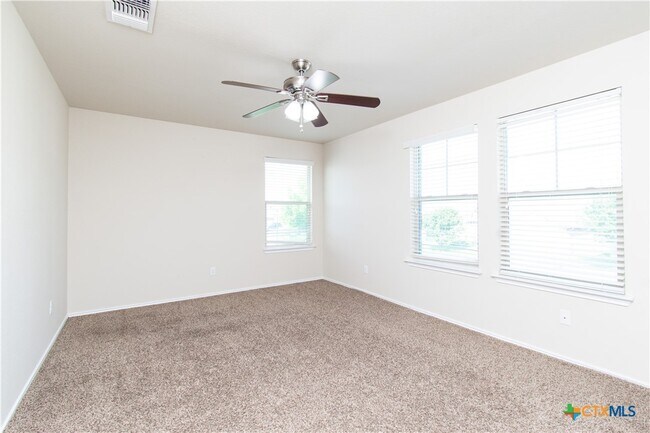 Building Photo - 1207 Fawn Lily Dr