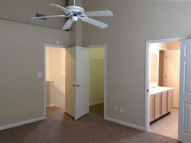 Building Photo - 6328 Hollingsworth Drive