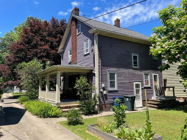 Building Photo - 2449 Kingston Rd