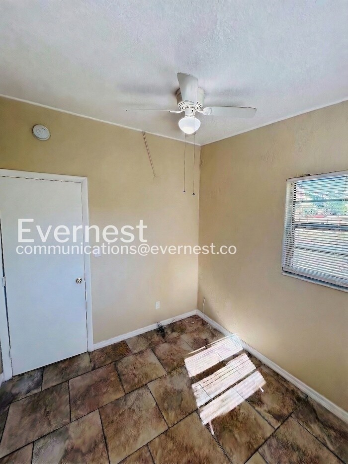 Building Photo - 2925 N 46th St