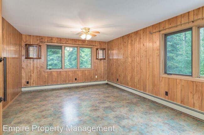 Building Photo - 3 br, 2 bath House - 845 Birch Hill Road