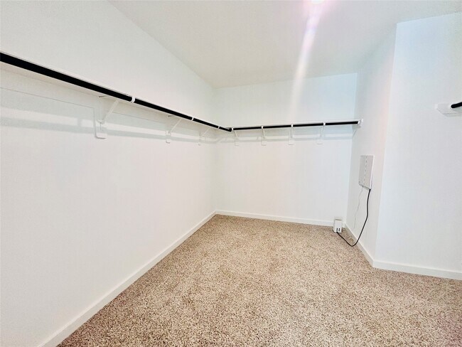 Building Photo - 1119 Fringed Bluestar Dr