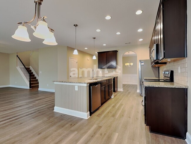 Building Photo - 3419 Greentree Ln