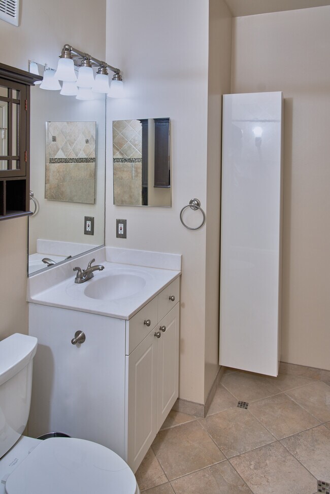Building Photo - 3851 Aristotle Ct