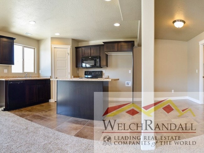 Building Photo - Beautiful 3 Bed 2 Bath Townhome in Harrisv...