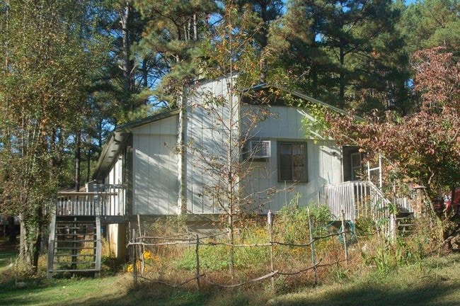 Building Photo - 594 Cedar Lake Rd