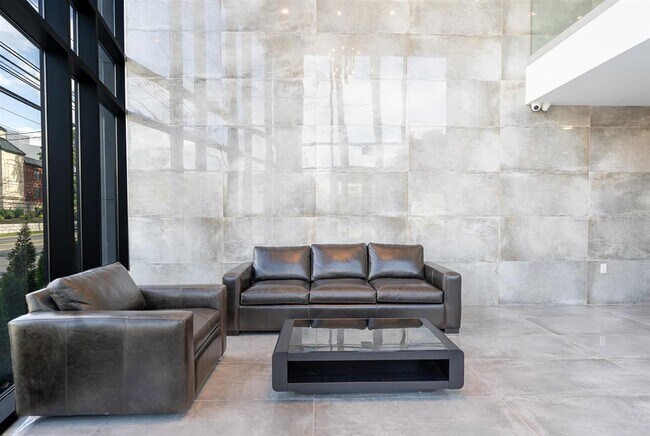 Building Photo - 8625 River Rd