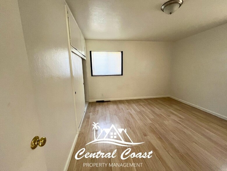 Building Photo - 0 E Foster Rd