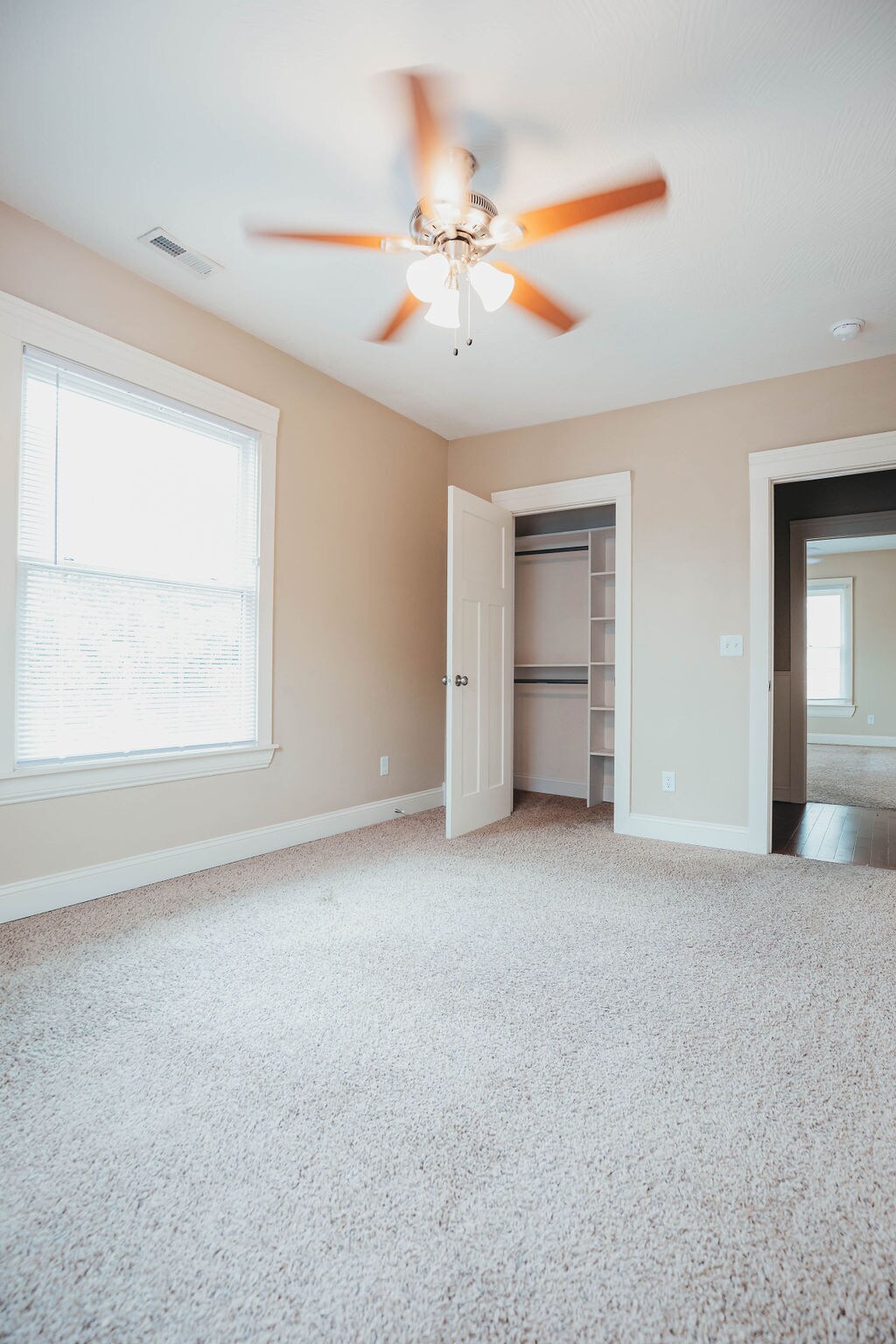 Building Photo - 1046 E Walnut St