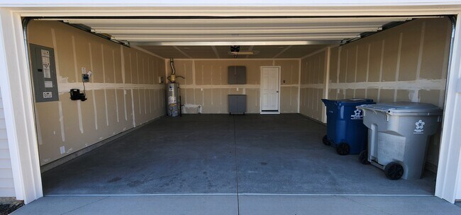 Building Photo - 409 Hildago Wy