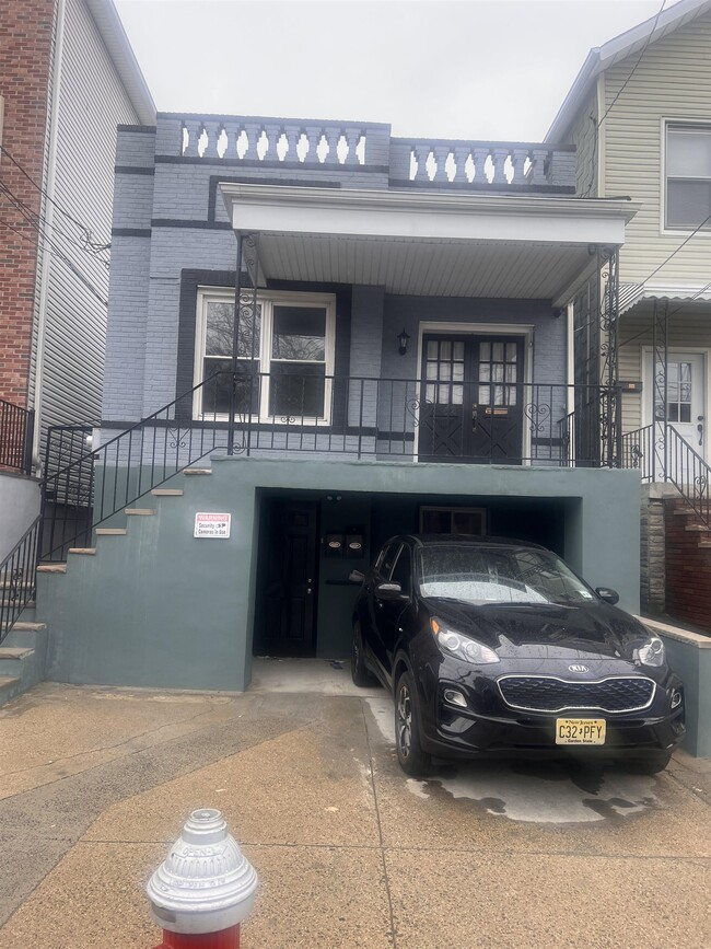 Primary Photo - 42 Greenville Ave