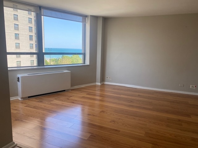 Building Photo - 5701 N Sheridan Rd