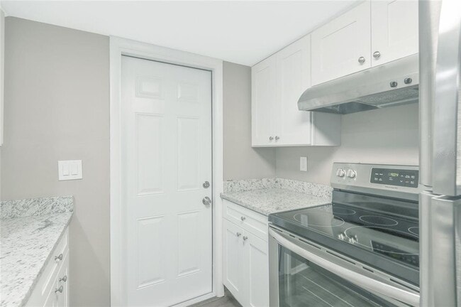 Building Photo - 5135 Kiwi Dr