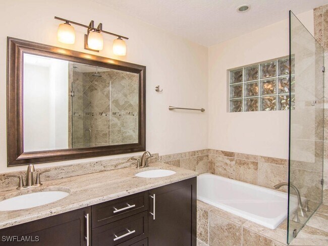 Building Photo - 6610 Huntington Lakes Cir