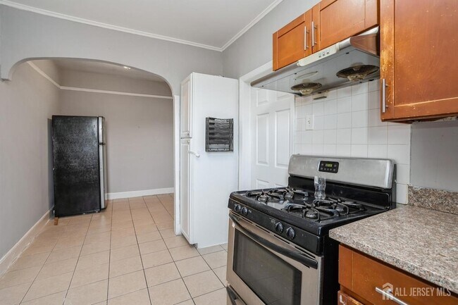 Building Photo - 309 Hall Ave