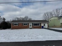 Building Photo - Single Family Home