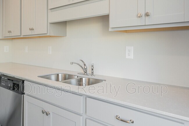 Building Photo - 45 Red Oak Ct