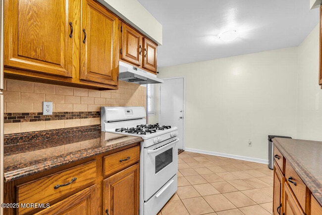 Building Photo - 438 Oak Knoll Dr