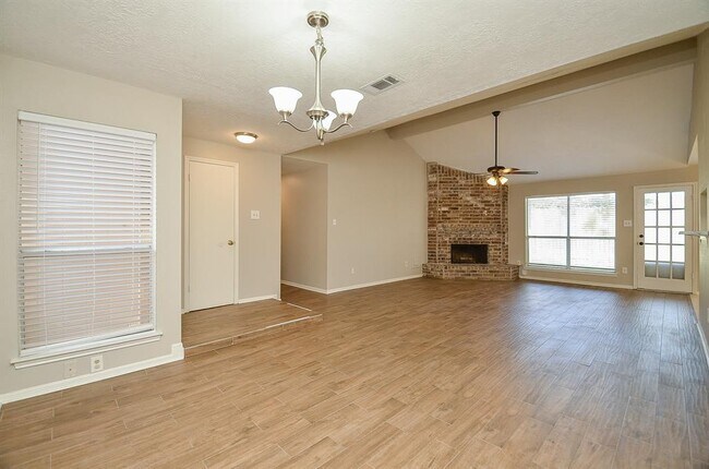 Building Photo - 1246 Summer Park Ln