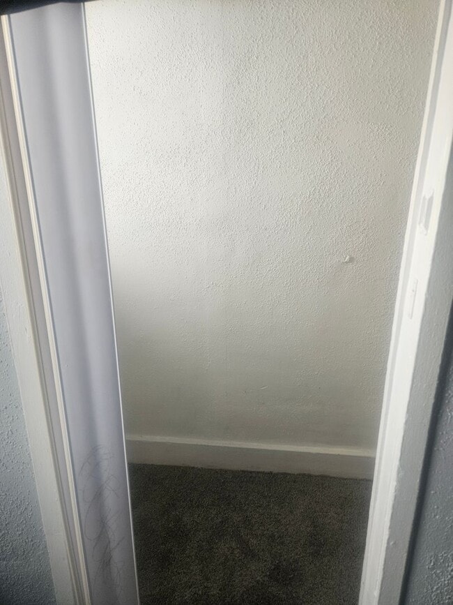 Building Photo - 2bd/1 bath Single Family Home!