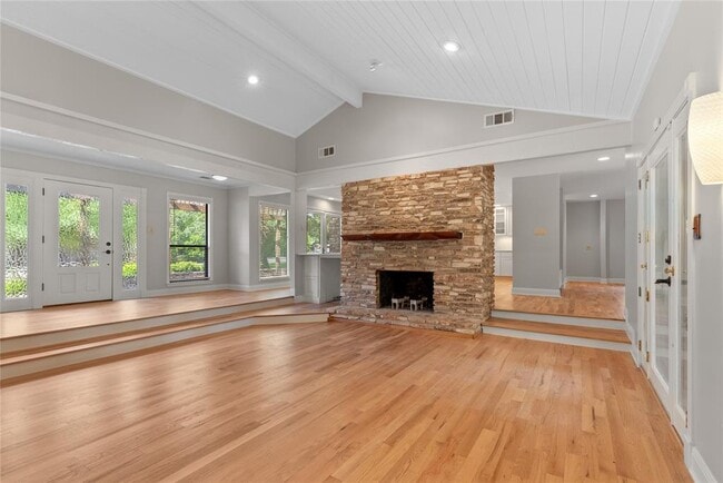 Building Photo - 700 Grey Fox Trail