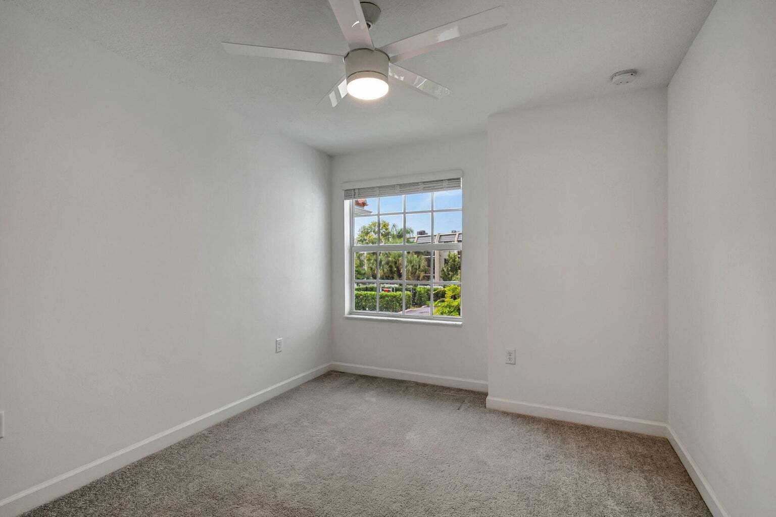 Building Photo - 6851 Broadwater Ln