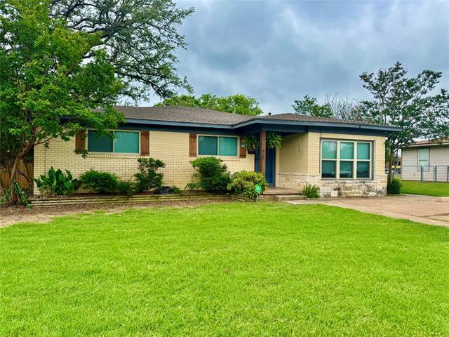 Building Photo - 611 Crestview Dr