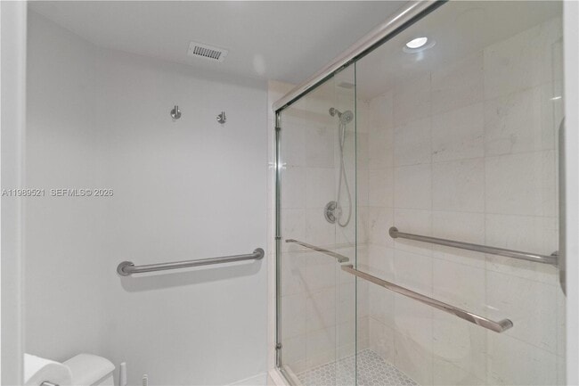 Building Photo - 19101 NE 36th Pl