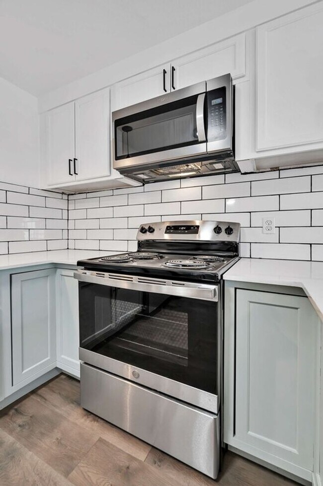 Building Photo - 5311 Tennyson Dr