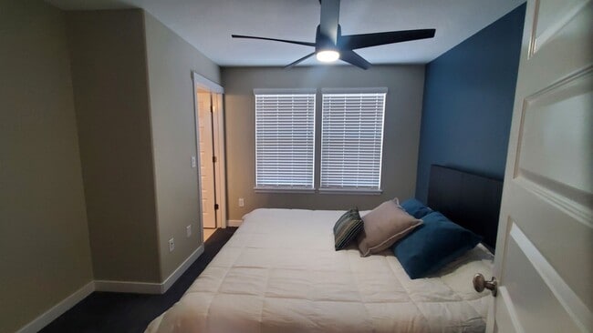 Building Photo - 2 Master Suites Townhome 2 Car Garage