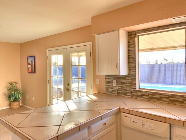 Building Photo - REMODELED 2BR 2BA HOUSE, POOL, PATIO, GREA...