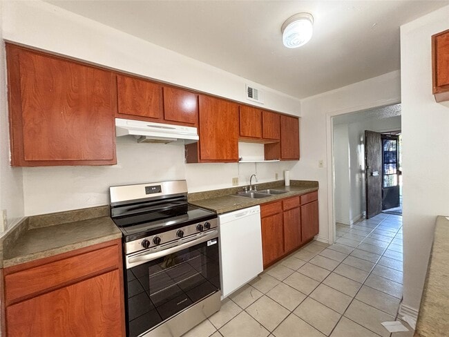 Building Photo - 7206 S Gessner Rd