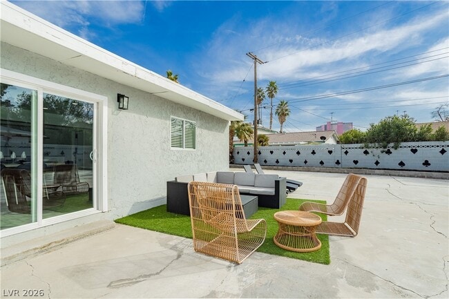 Building Photo - 1913 Birch St