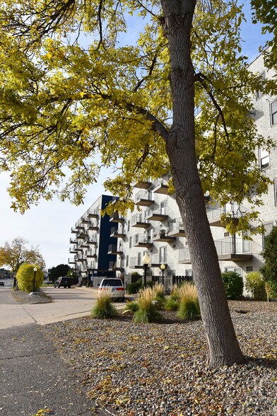 Exterior - ReNew Knollwood East