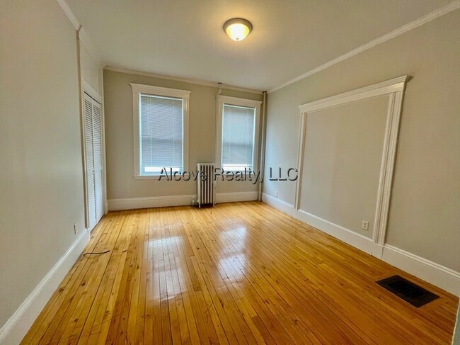 Building Photo - 15 Farragut Ave
