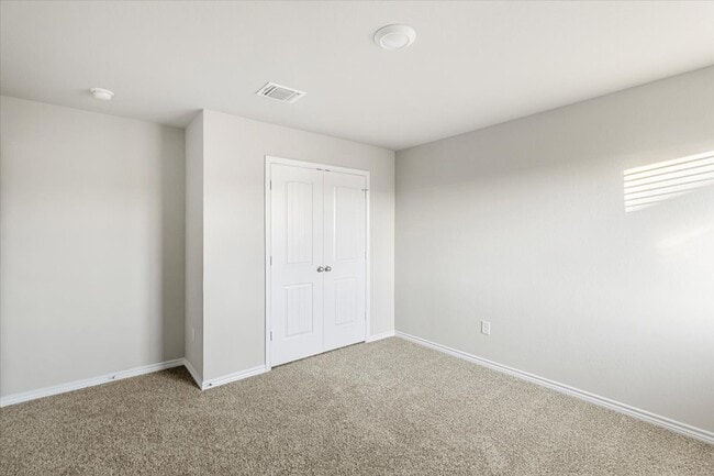 Building Photo - Spacious 5-Bedroom Home for Rent in Harker Heights
