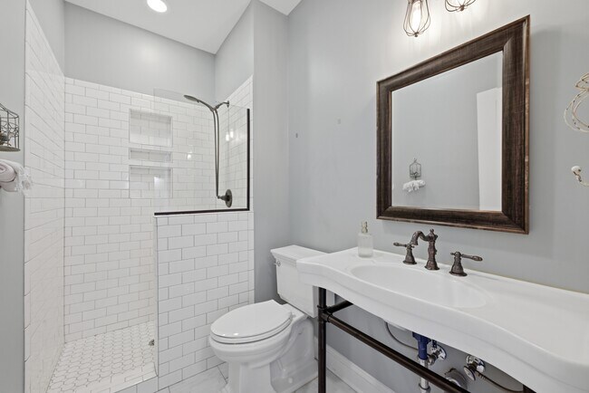 Building Photo - 115 Reliance Woods Dr