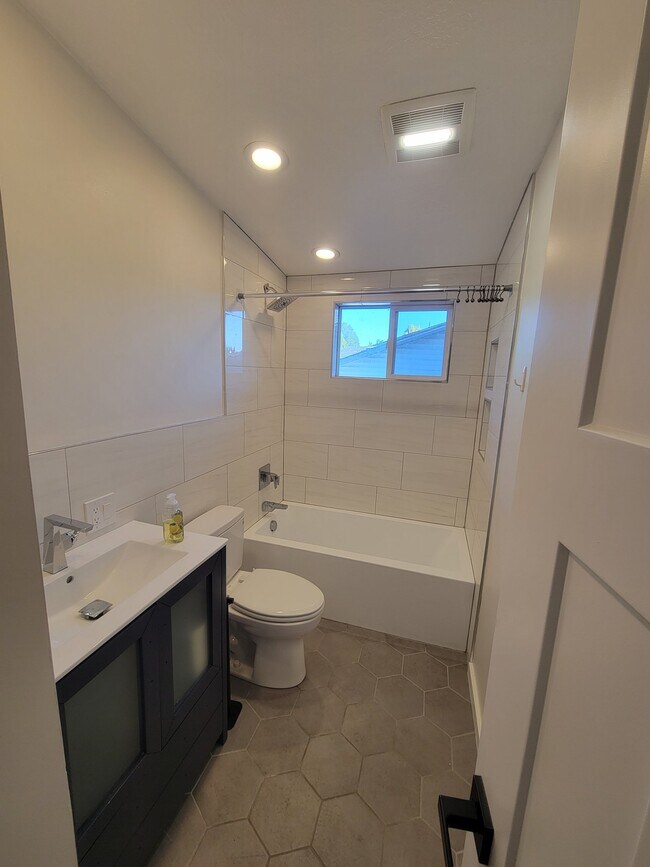 Building Photo - 8269 S Harrison Cir